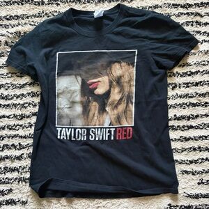 Taylor swift t-shirt